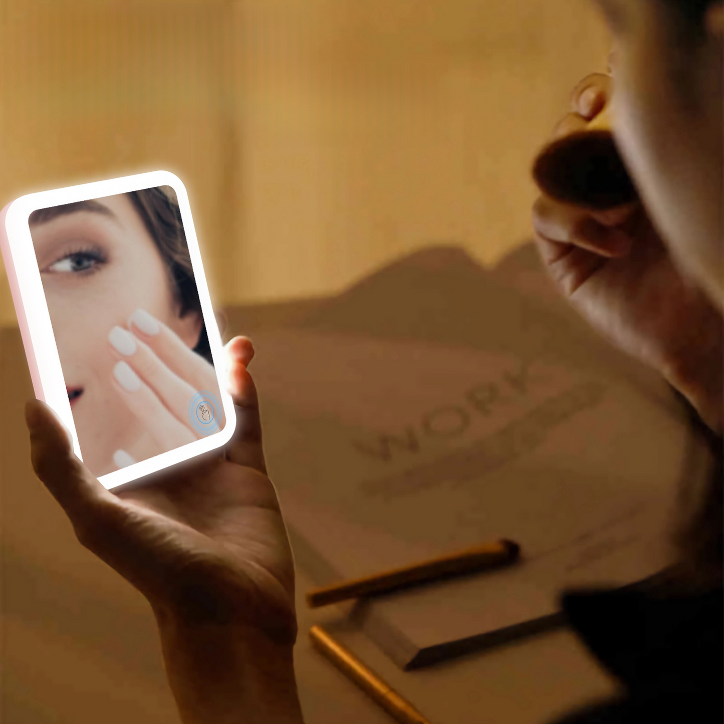  Glowing Magnetic Power Bank with Makeup Mirror3